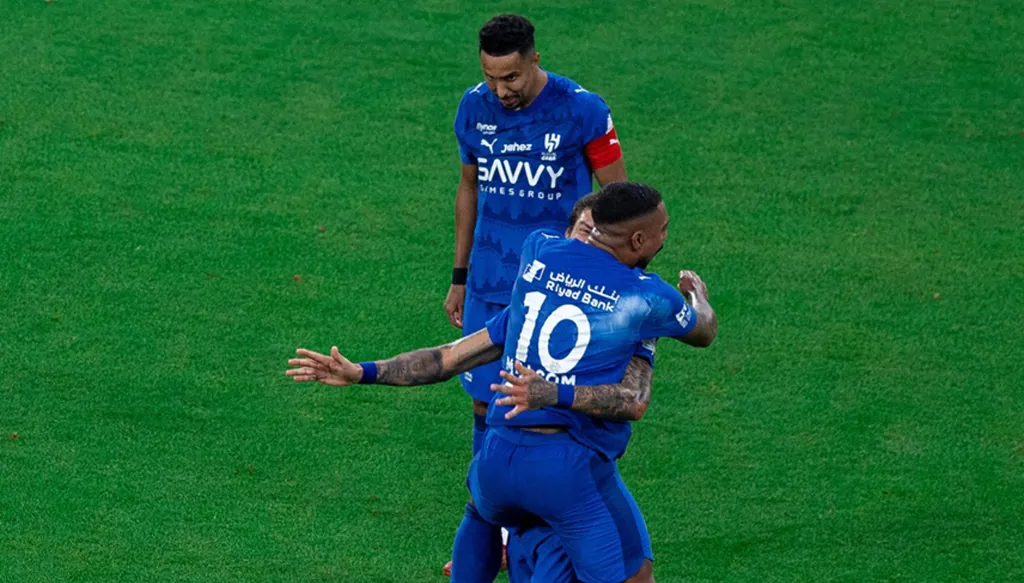 الهلال يفتتح موسمه الجديد بثنائية في مرمى الرياض وبونو يتألق (فيديو)