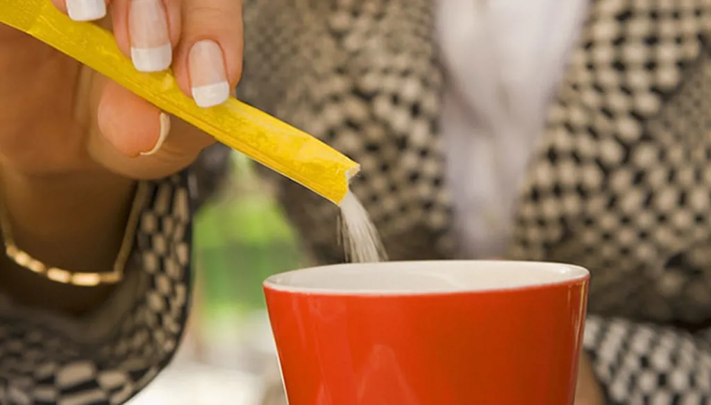 دراسة: المحلّيات الصناعية تسبب شيخوخة الدماغ بأكثر من 1.5 سنة