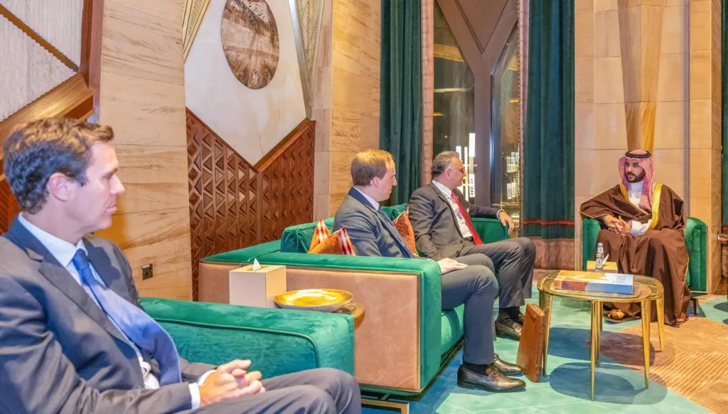 أحداث المنطقة والعلاقات بين وزير الدفاع السعودي ومستشار ترامب