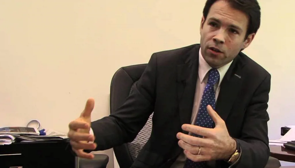 من عالم الديبلوماسية والنفط... مدير جديد للشرق الأوسط وشمال أفريقيا في الخارجية الفرنسية