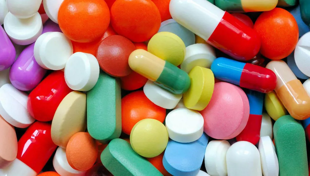 لا تتناولوا هذه الأطعمة مع أدويتكم!