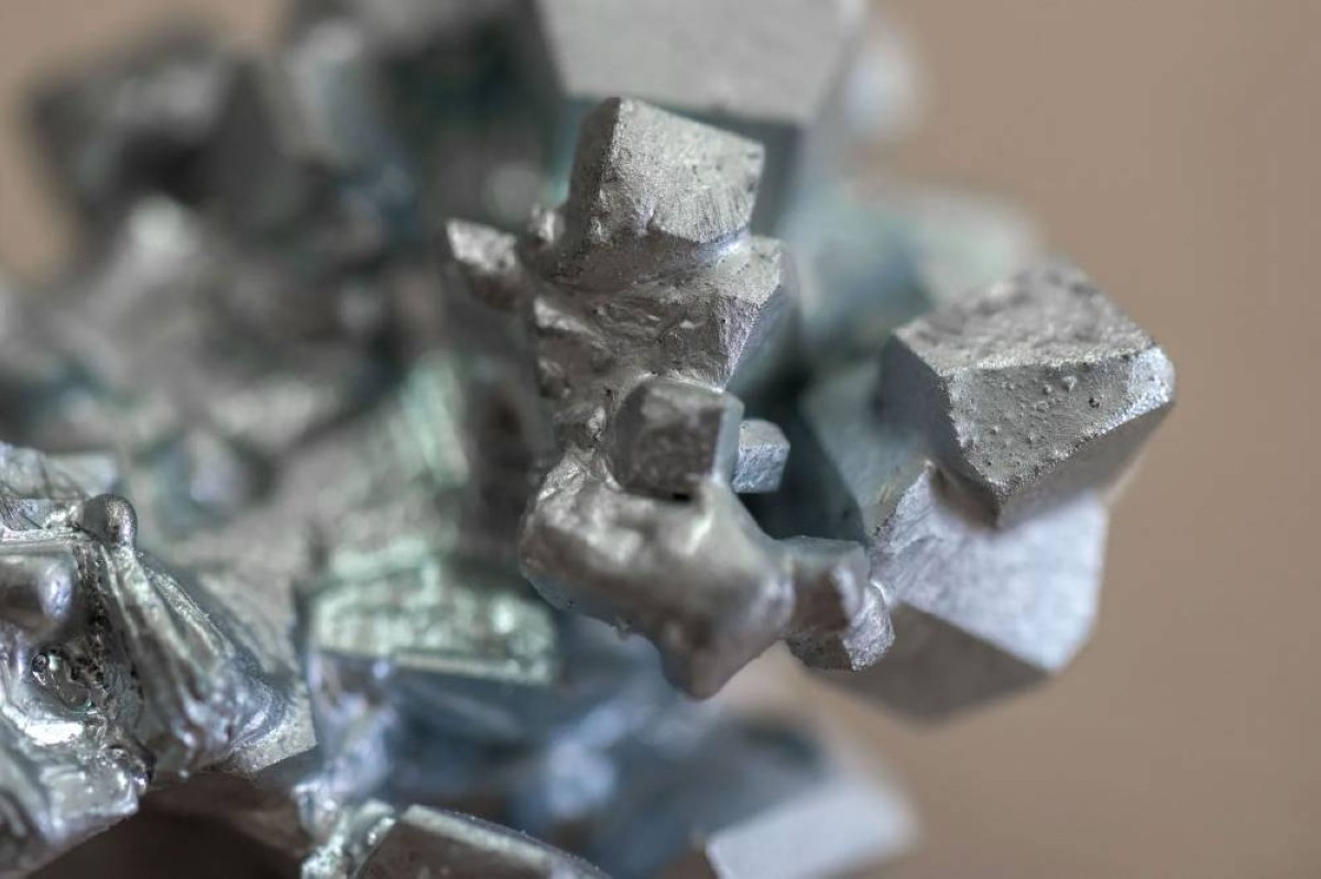 معادن نادرة (غوغل)