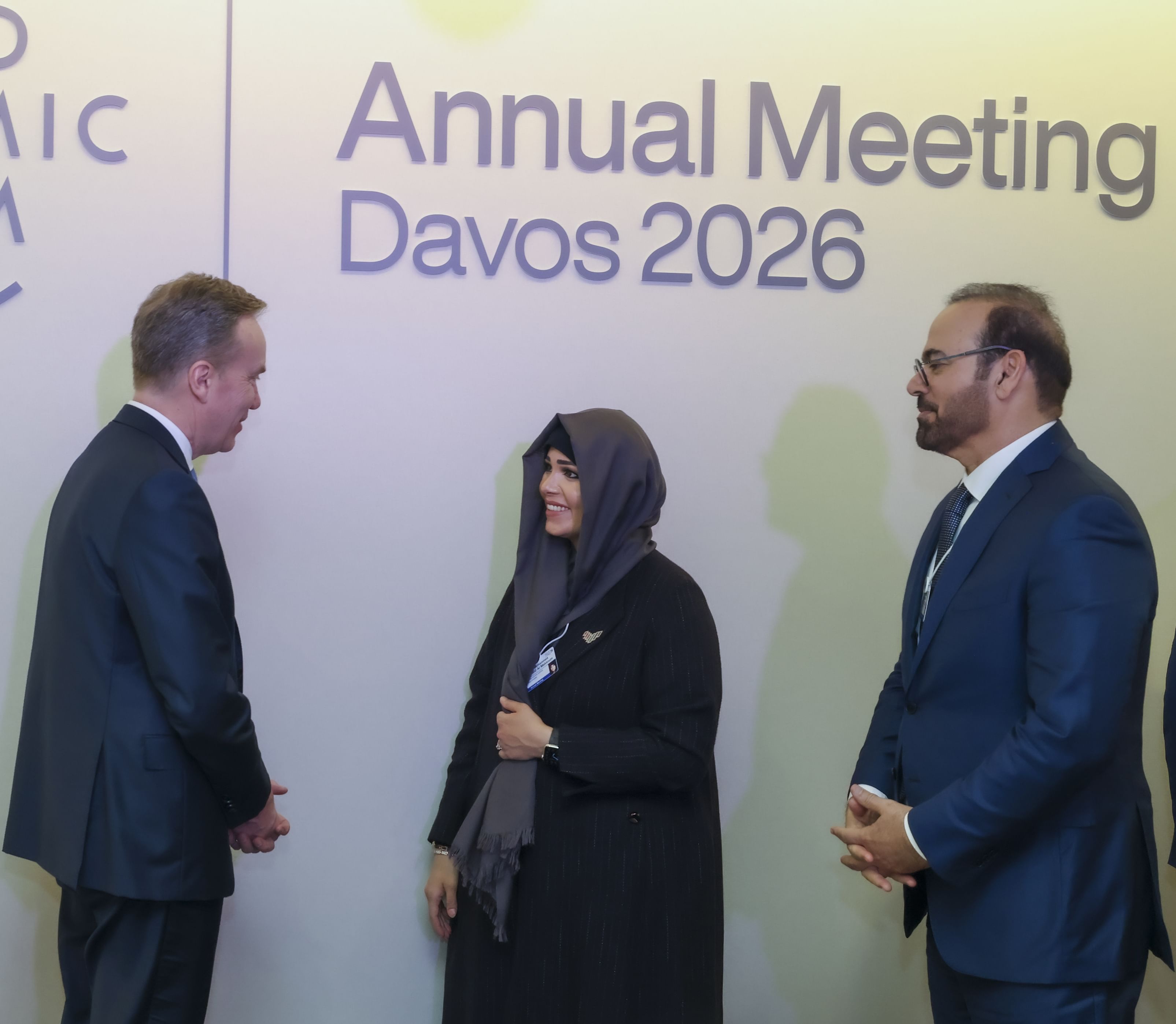 على هامش منتدى دافوس (وام)
