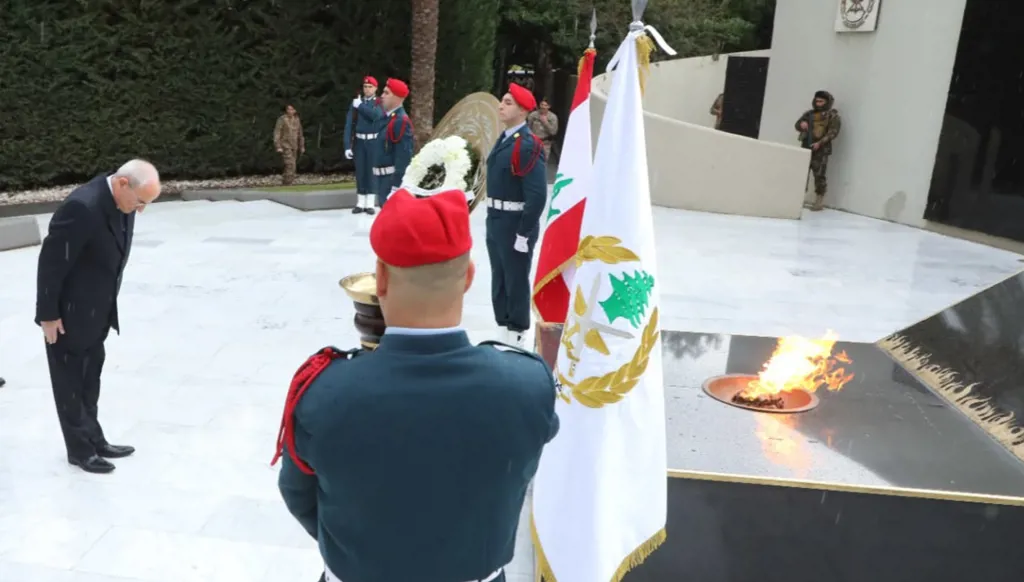 وزير الدفاع اللبناني يكسر صمته بعد إقرار قانون العفو... ماذا قال؟
