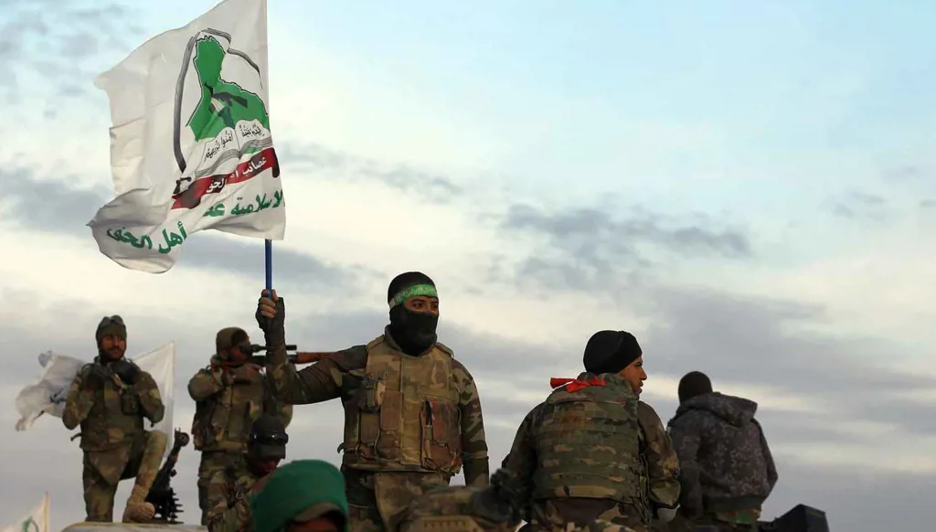 ‏"وول ستريت جورنال": ميليشيات إيران بالعراق تلجأ إلى "فيزا" ‏و"ماستركارد" لتأمين الدولار