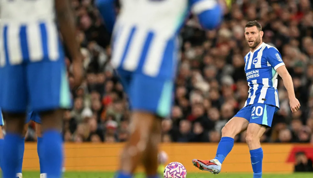 أساطير الدوري الإنكليزي… اللاعبون الأكثر مشاركة تاريخياً بمراكزهم