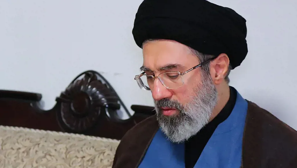Mojtaba Khamenei nommé nouveau Guide suprême d'Iran : Deux scénarios possibles