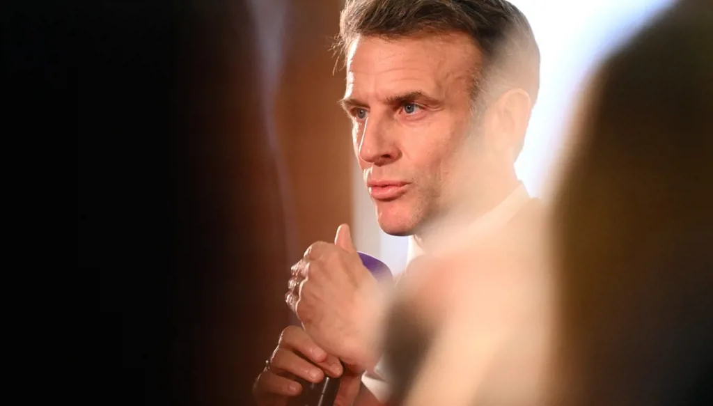 ماكرون سيزور الصين لـ"إعادة التوازن لديناميكيات التجارة"