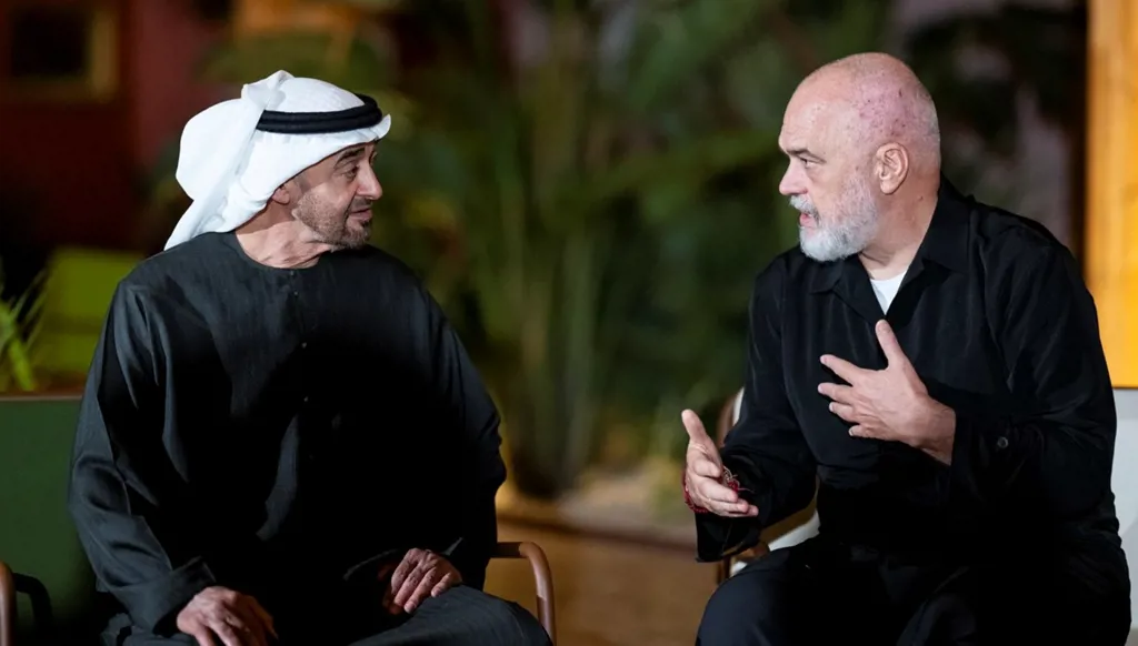 محمد بن زايد يبحث مع رئيس وزراء ألبانيا تعزيز العلاقات