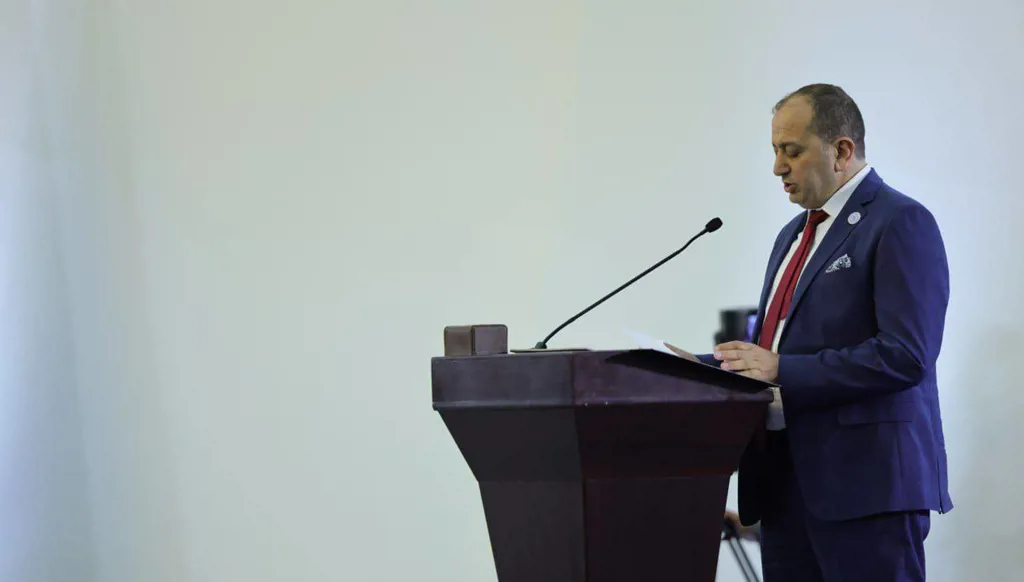 الحامض أول وزير للشباب والرياضة في تاريخ سوريا