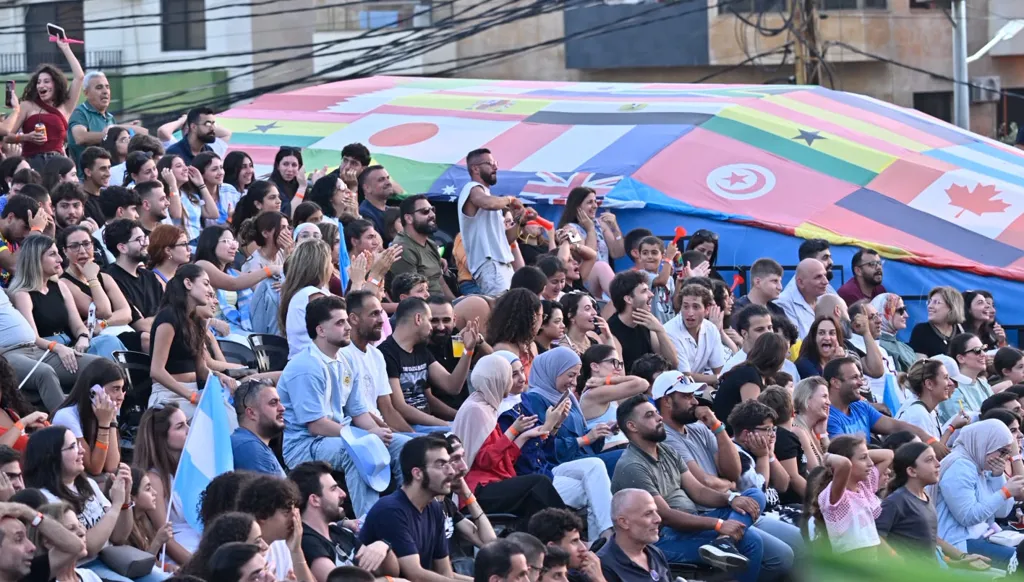 حجز مسبق و"formule" خاصة... كيف تستعد المقاهي اللبنانية لنهائي كأس العالم؟
