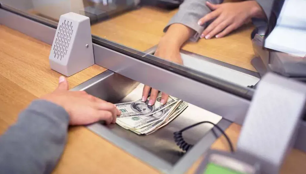 Syrian depositors target Lebanese banks in $10 billion lawsuits over frozen funds