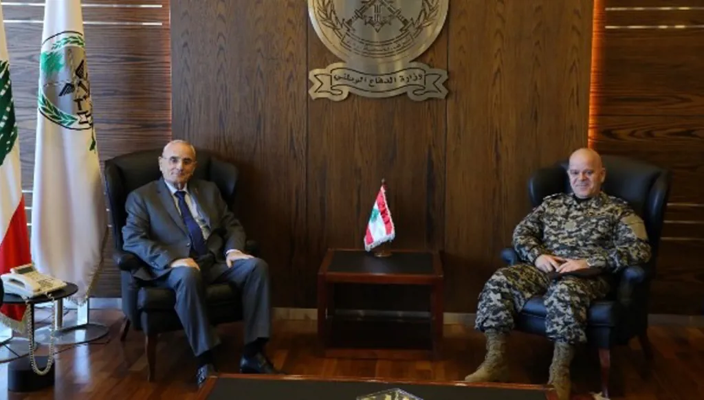 وزير الدفاع اللبناني التقى المدير العام لأمن الدولة... ماذا دار ينهما؟