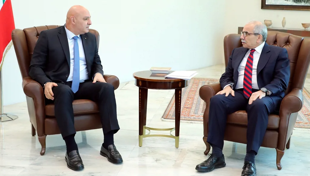 5 عند الخامسة: عون يستبعد التطبيع مع إسرائيل... وإشارات "تصعيدية" بين سوريا ولبنان!