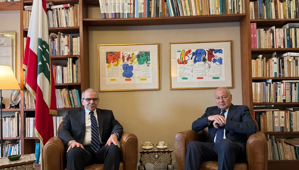 نواف سلام يبحث تطوّرات الوضع في لبنان والمنطقة مع أبو الغيط ‏