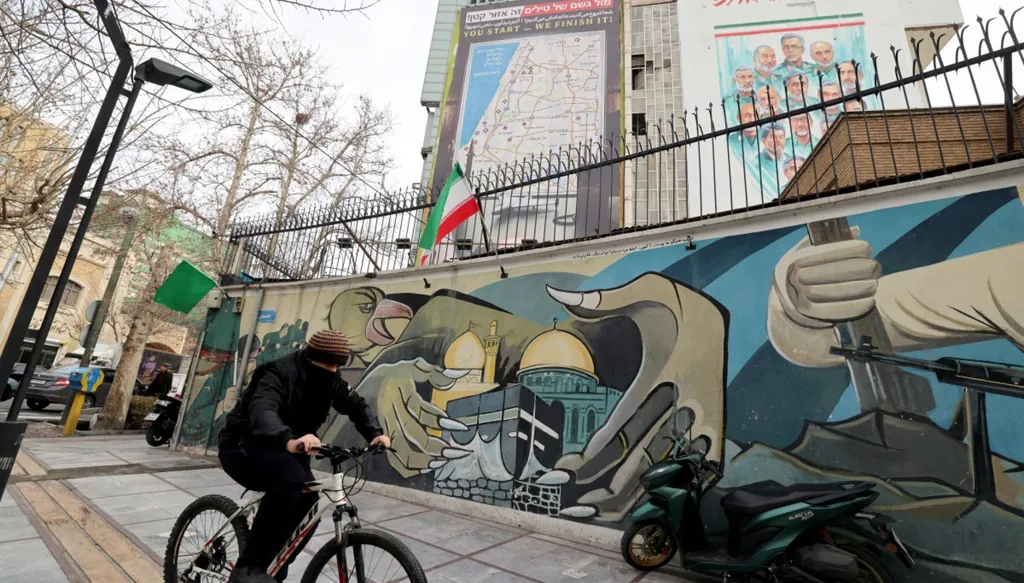 من شوارع طهران (أ ف ب).