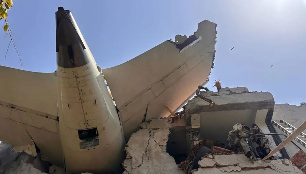 كارثة طائرة الخطوط الجوية الهندية... تحقيق أولي يكشف السبب!