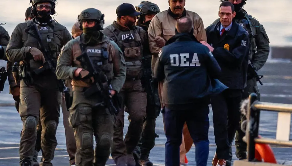 استطلاع: 33% من الأميركيين يوافقون على عمليّة فنزويلا