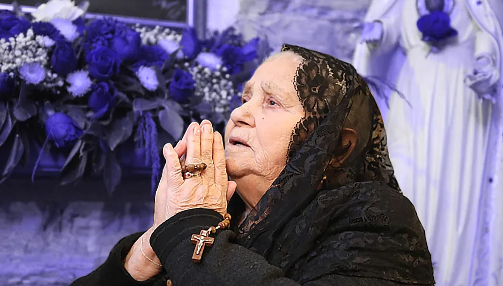 حين يصنع الإيمان معجزة... قصة نهاد الشامي كما لم تُروَ من قبل (فيديو)