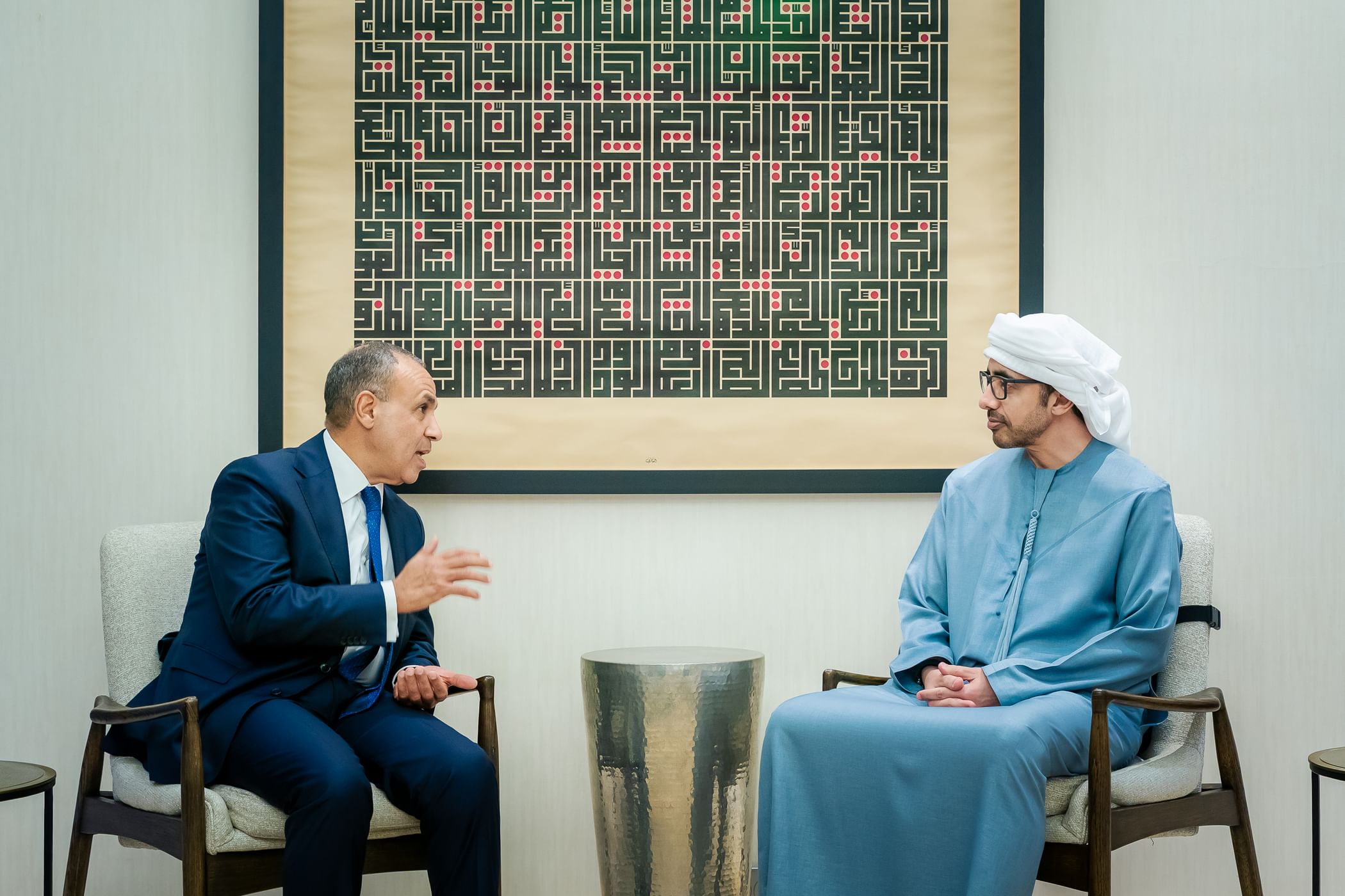 عبدالله بن زايد وبدر عبد العاطي خلال لقاء سابق (أرشيفية)