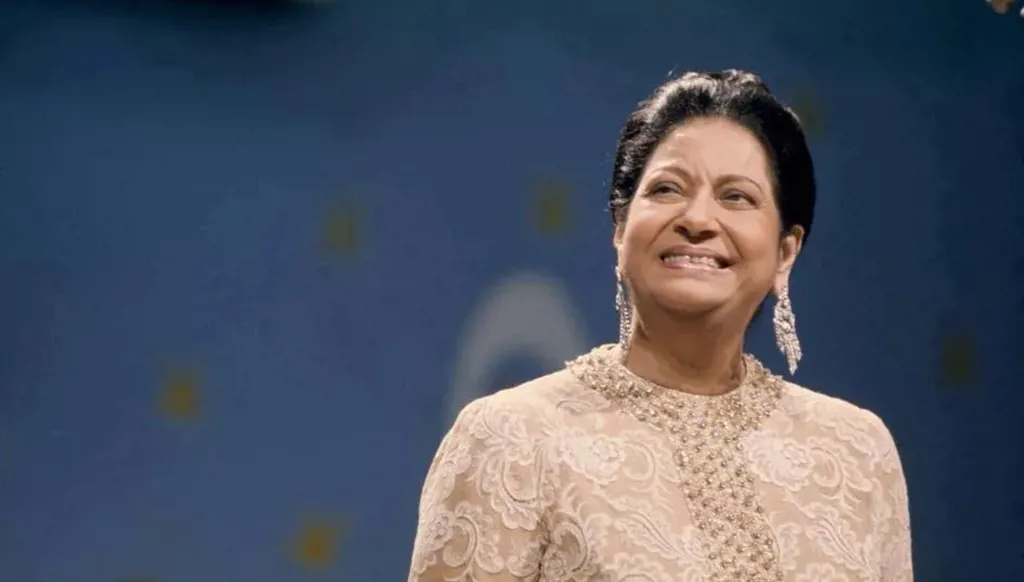 من الضجيج إلى العشق: رحلتي مع الست أم كلثوم