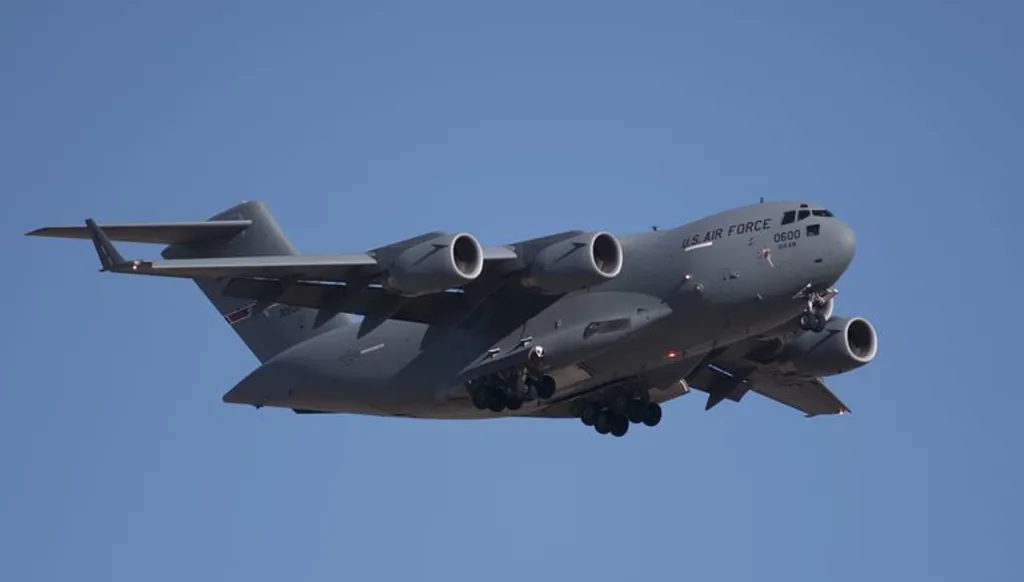 ضمن الدعم اللوجستي... طائرة شحن للتحالف الدولي تهبط في الحسكة