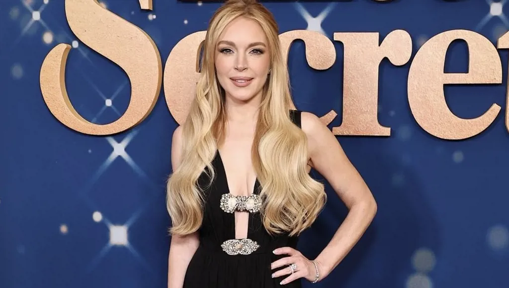 ليندسي لوهان تجذب الأضواء بإطلاتين من المصمّم اللبناني العالمي زهير مراد (صور وفيديو)