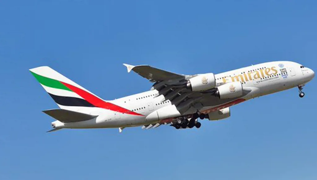 طيران الإمارات تُعلّق رحلاتها إلى دمشق