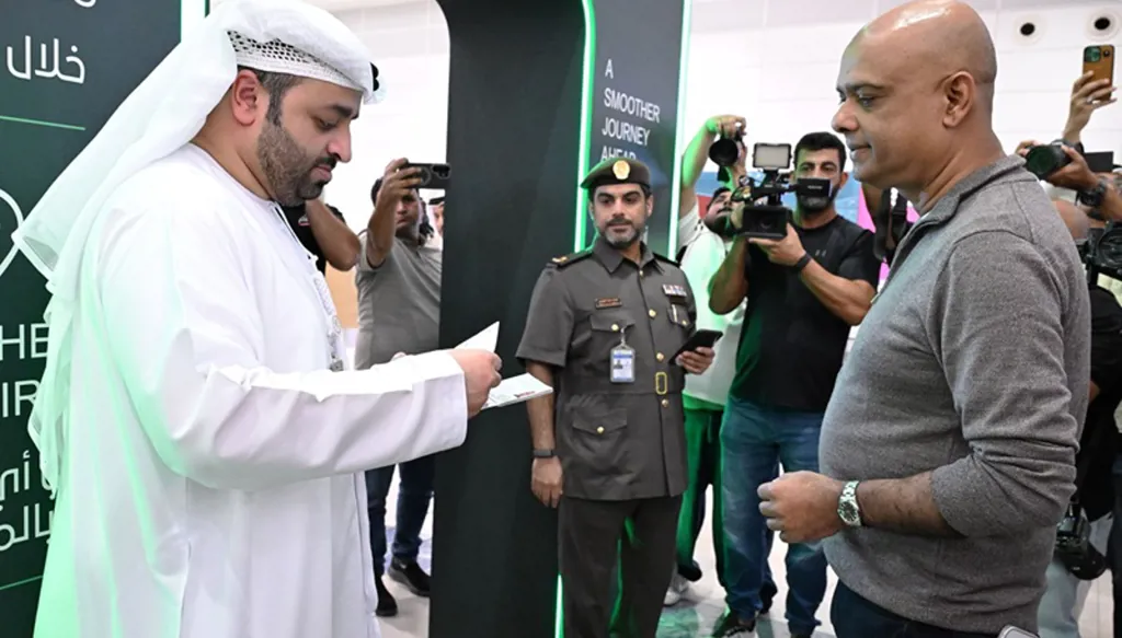 إقامة دبي تطلق "كليك وسافر" لإنجاز إجراءات المسافرين خلال 12 ثانية