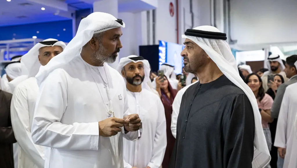رئيس الإمارات زار فعاليات النسخة الخامسة لمنصة "اصنع في الإمارات 2026" (وام). 