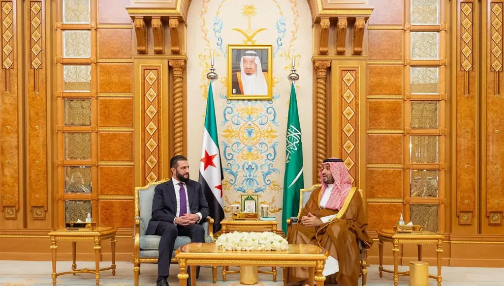 بالصور - ولي العهد السعودي يلتقي الشرع في الرياض