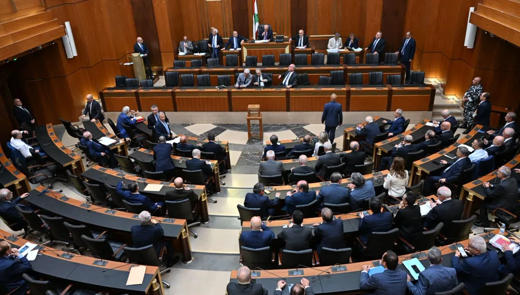 البرلمان اللبناني يرفع الحصانة بالإجماع عن النائب جورج بوشكيان ويستمع إلى وزراء اتصالات... "النهار" في تغطية مباشرة