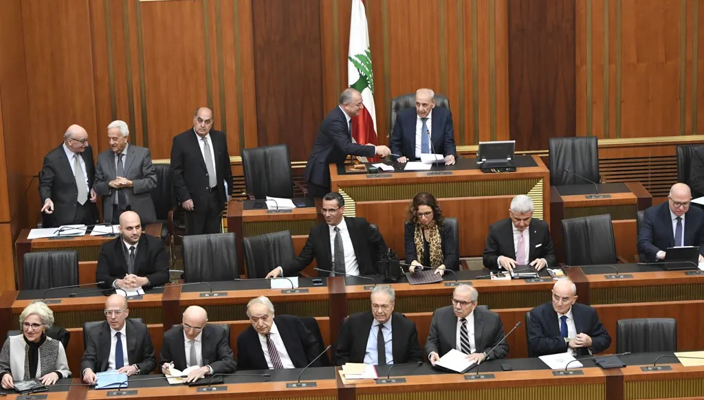 معلومات "النهار": إنهاء جلسة الثقة هذا المساء صعب جداً