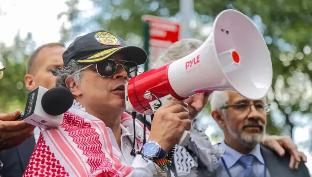 كولومبيا تواجه مصير فنزويلا... حرب ترامب على المخدّرات نهايتها الاستسلام!