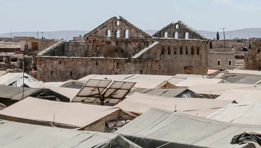 عبادُ ما بين الوحشين