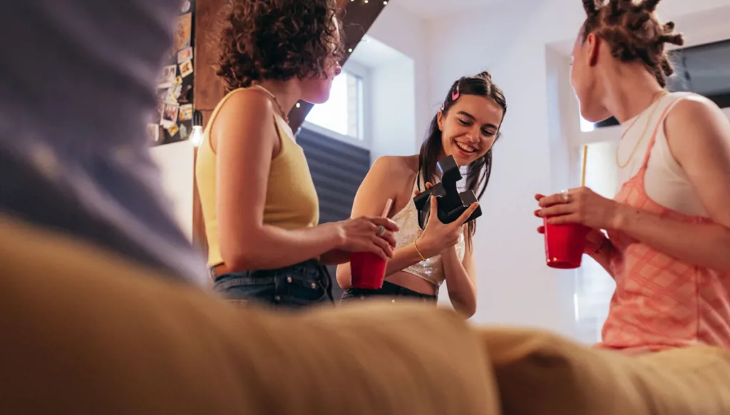 هوس GEN Z بالصحة واللّياقة: من ألواح البروتين إلى الموضة الرّقميّة