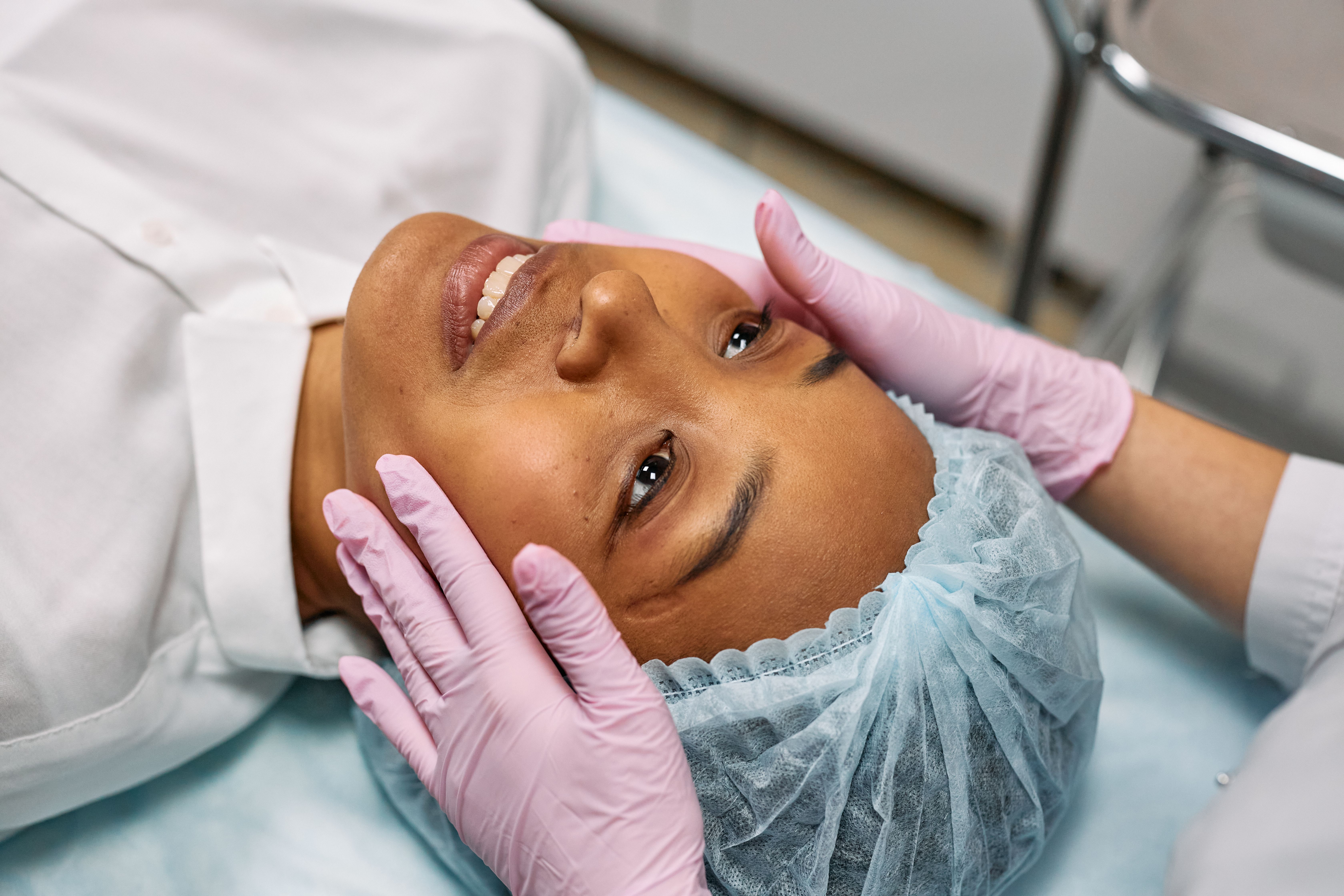 إجراء تجميلي غير جراحي (Pexels)