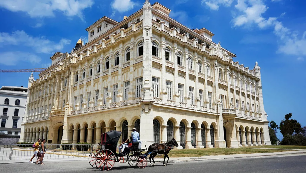 المخلّصون العنيفون:  نقدٌ لمشروع "التنمية الاستعماري"