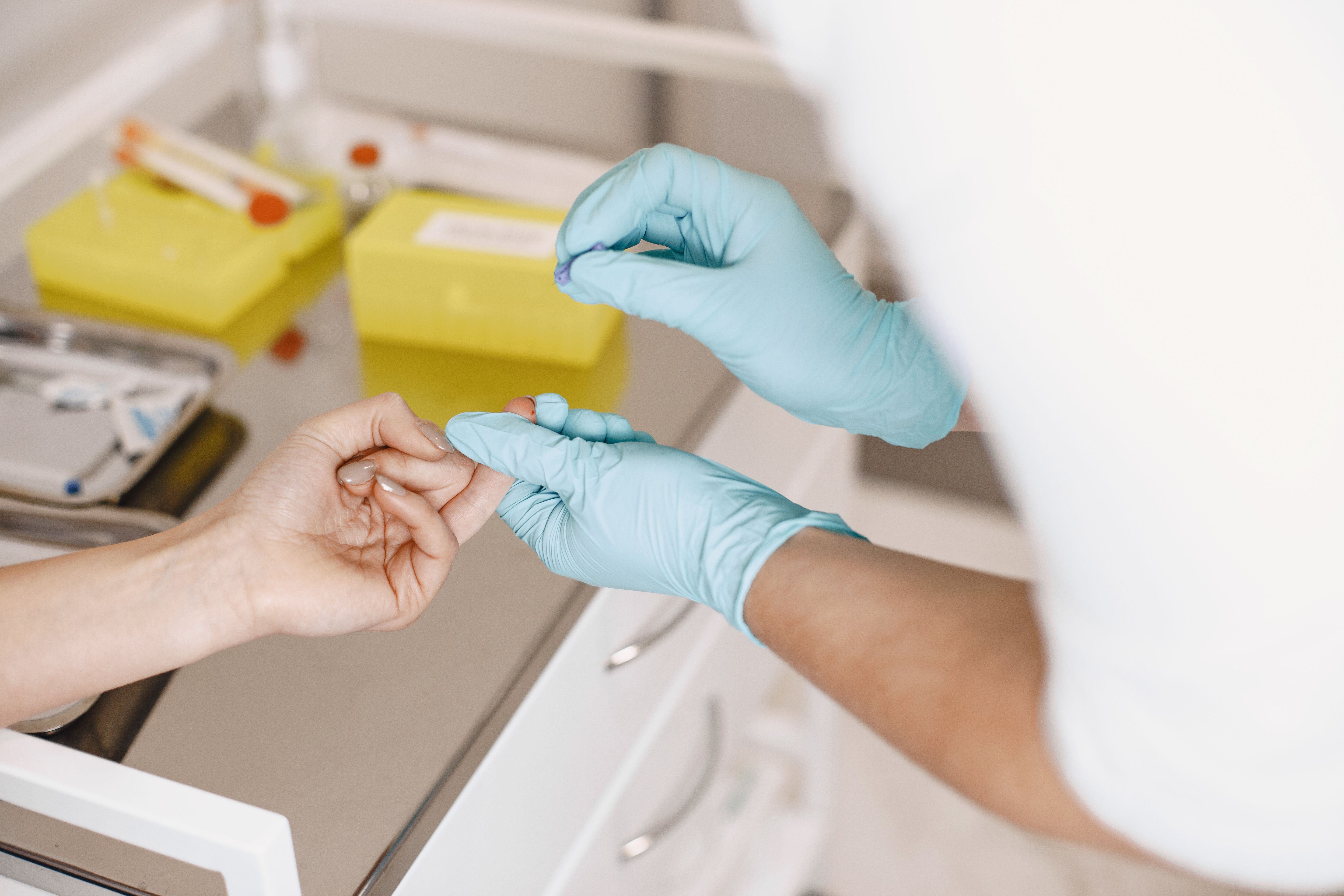 أمراض المناعة الذاتية وعلاقتها بالعين … تحذيرات طبّية من أخطار مجهولة
