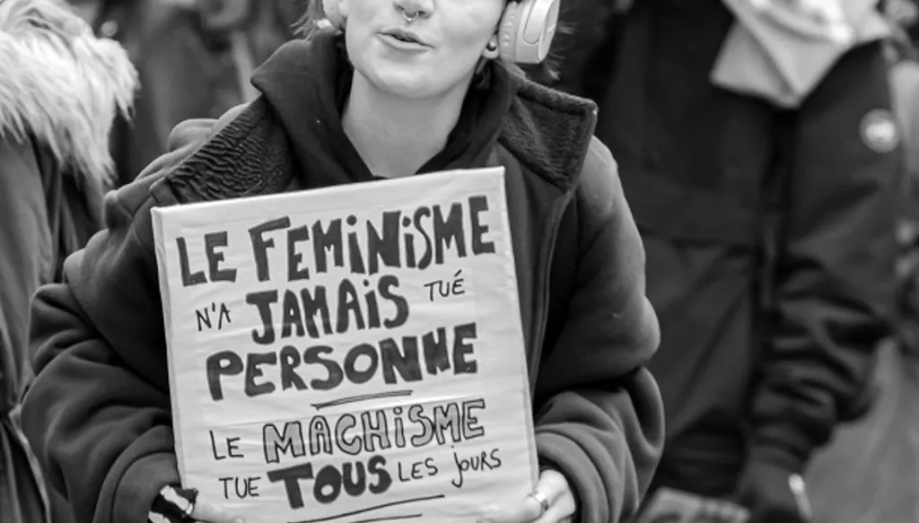 Maturité émotionnelle, femisime et liberté d’expression des deux sexes