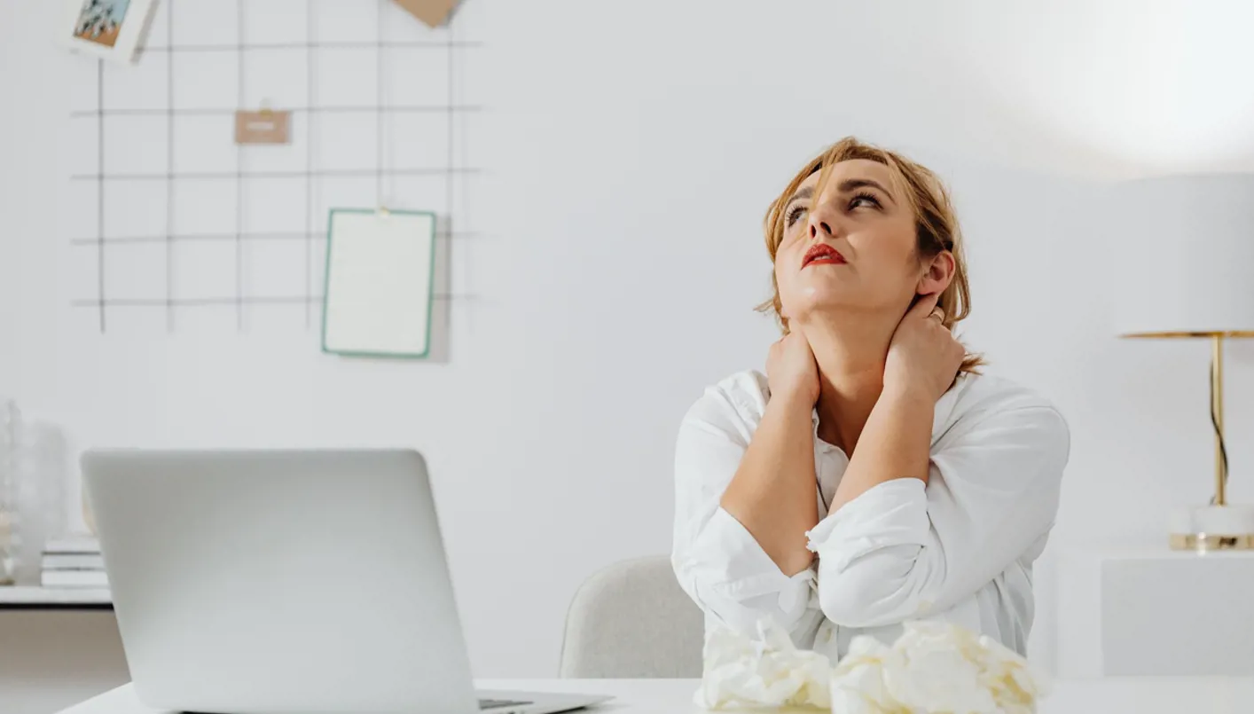 تمارين لمواجهة أضرار الجلوس الطّويل أمام الشّاشات