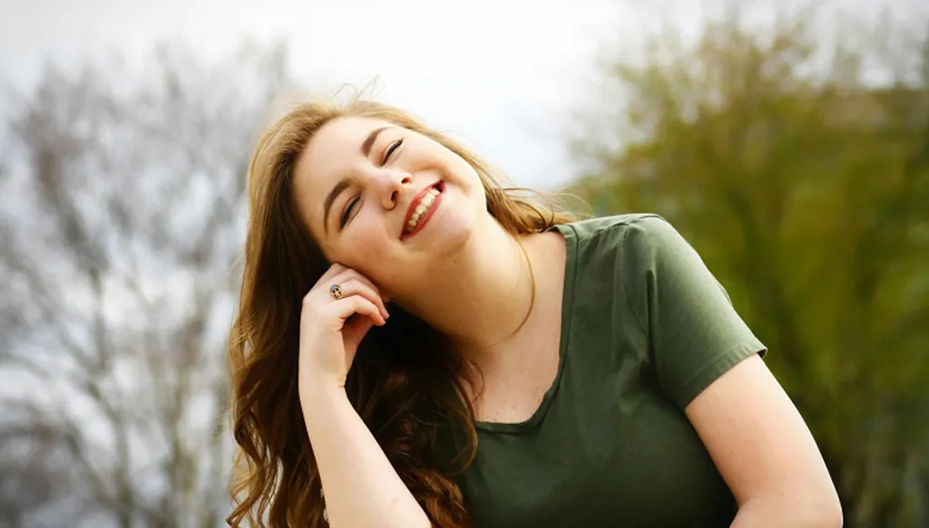 أصغي إلى ما لا تقولينه