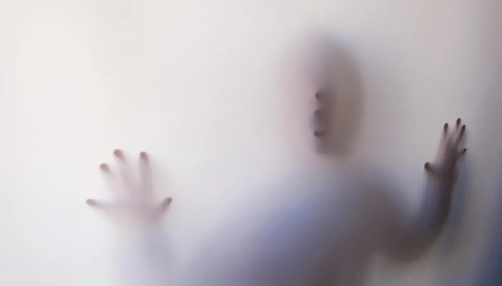 الخوفُ وطنًا...