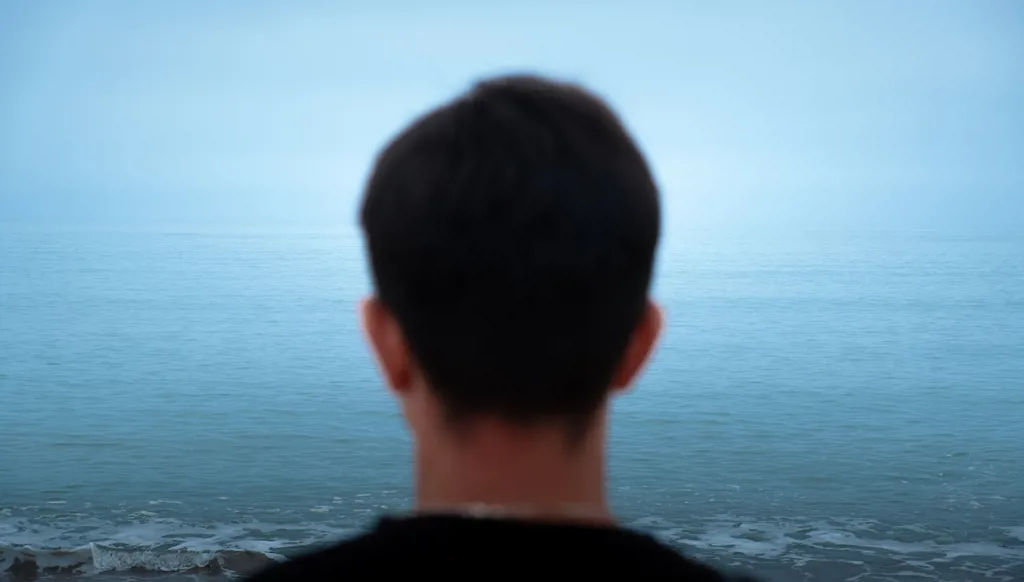 في الأعماق
