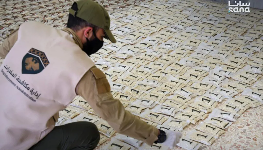 إدارة مكافحة المخدرات في سوريا تحبط تهريب شحنة كبتاغون كبيرة من لبنان