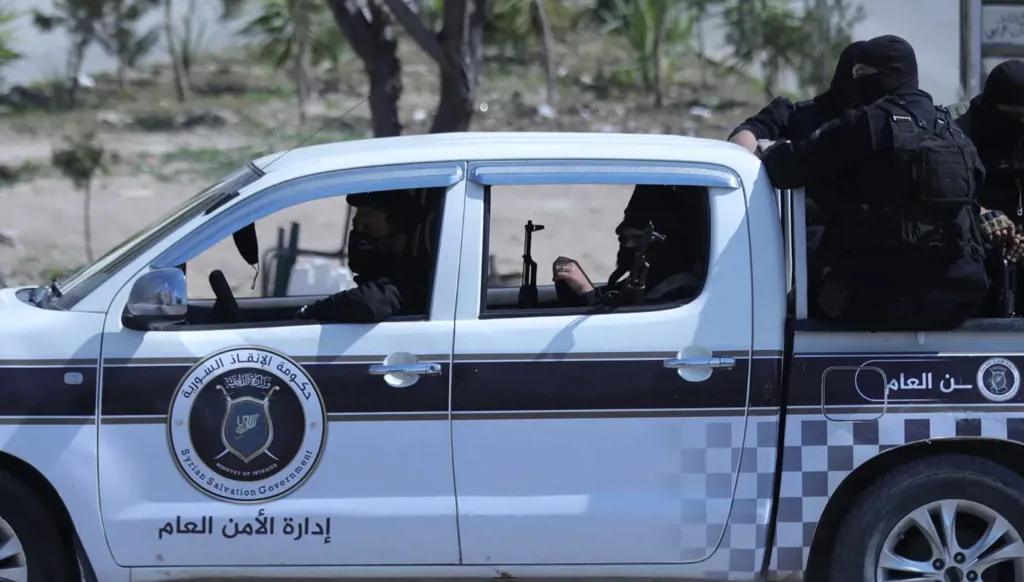 المرصد السوري يعلن حصيلة جديدة لقتلى الساحل وجباله