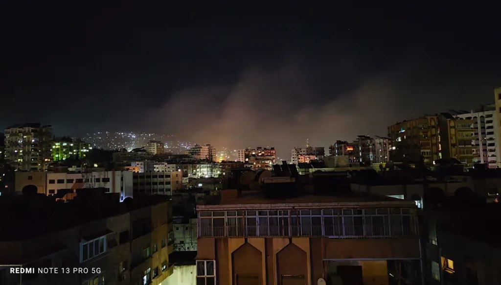 "تحذير لأردوغان"… سلسلة غارات إسرائيلية على دمشق وحمص وحماة