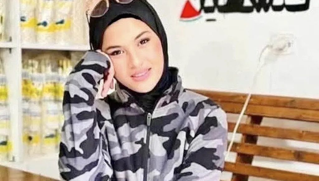 ملاك مصلح... بطلة الملاكمة تلفظ أنفاسها على شاطئ غزة