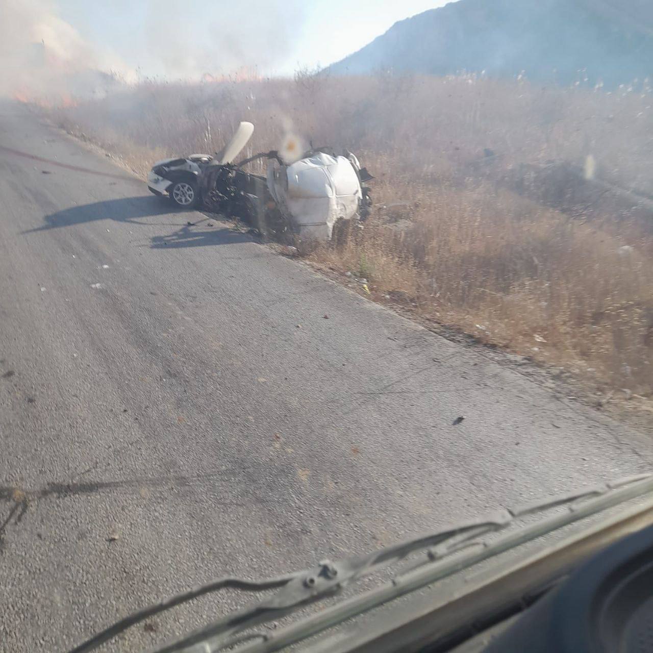 المركبة التي استُهدفت على طريق الخردلي (اكس)