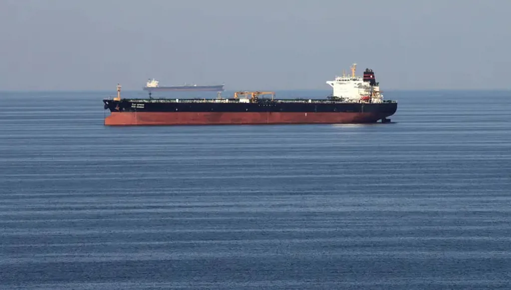 الحرس الثوري يحتجز ناقلة نفط تحمل علم جزر مارشال ويصادر حمولتها المتجهة إلى سنغافورة